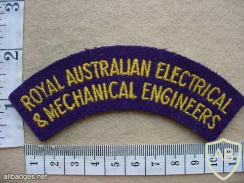 Royal Australian Electrical & Mechanical Engineers shoulder title img10205