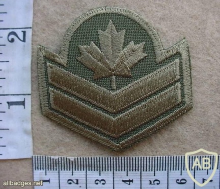 Canadian Master Corporal rank badge, combat dress img10369