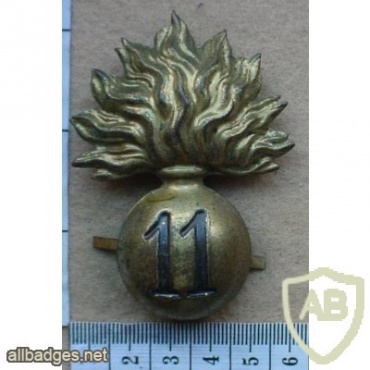 Italy 11th Granatieri di Sardegna officers tropical hat badge img12703