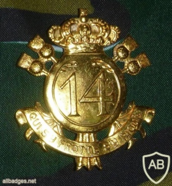 14 line infantry cap badge, gold img17019