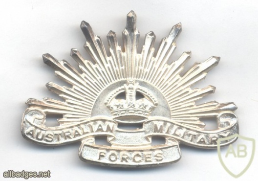 AUSTRALIA Australian Military Forces Rising Sun Hat Badge (1948-53), silver img34373