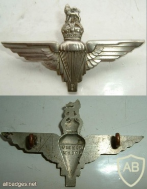 UK Parachute regiment cap badge, WWII img34405