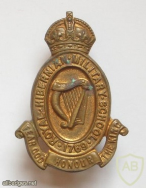 Royal Hibernian Military School cap badge, King's crown, very rare img35805