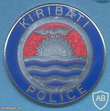 KIRIBATI (Republic of Kiribati) Police Service cap badge img35770