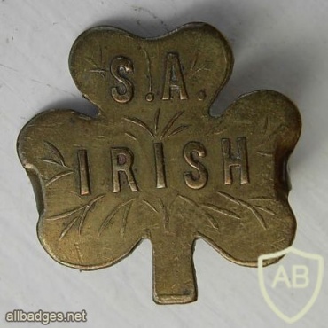 SOUTH AFRICAN IRISH CAP BADGE img35893