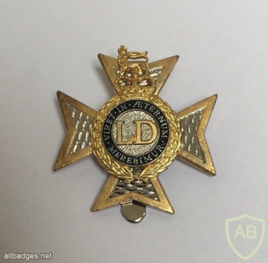 Light Dragoons cap badge img35951