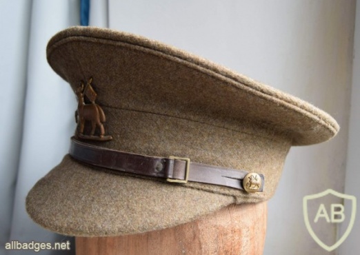 Queen's Regiment cap, field img36278