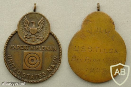 Navy Expert Rifleman Medal img38198