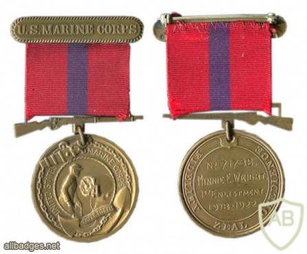 Good Conduct Medal, Marine Corps, with clasp img38319