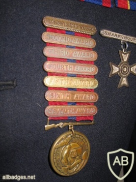Good Conduct Medal, Marine Corps, with clasp img38316