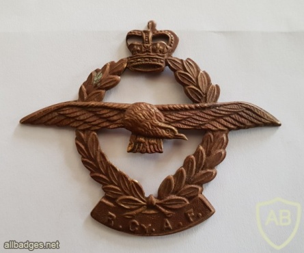 SRI LANKA AIR FORCE (RCyAF) CAP BADGE img48898