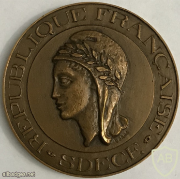 France - Council of the President - External Documentation and Counter-Espionage Service (SDECE) Medal img58961
