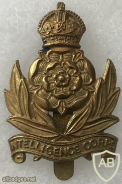UK Intelligence Corps Cap Badge -  Late WWII Era img59544