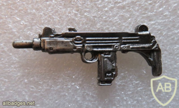 Uzi submachine gun img69384